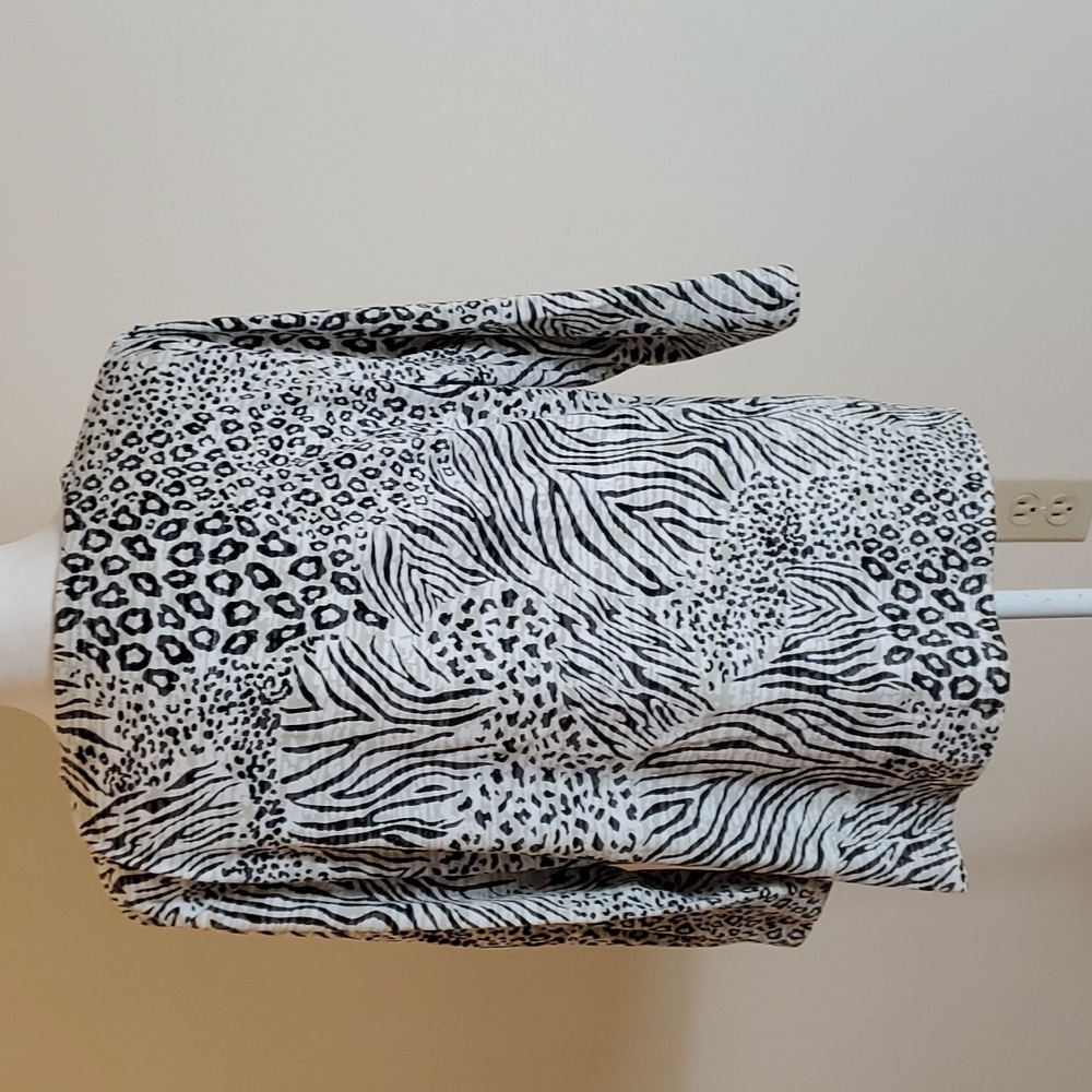Onque Zebra Print Button Front Top Size Xl - image 5